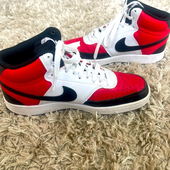 Nike Other - Lightly worn Nike in amazing shape